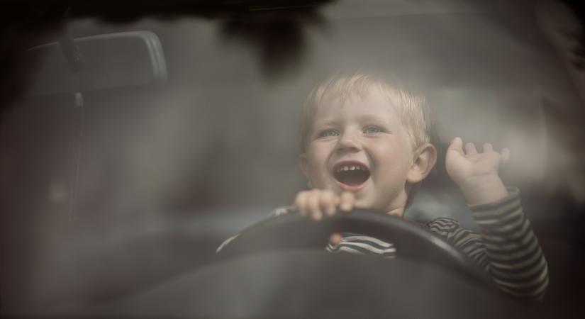 Jogsija sincs, de büntetőpontja már van a fiatal szabálytalankodónak