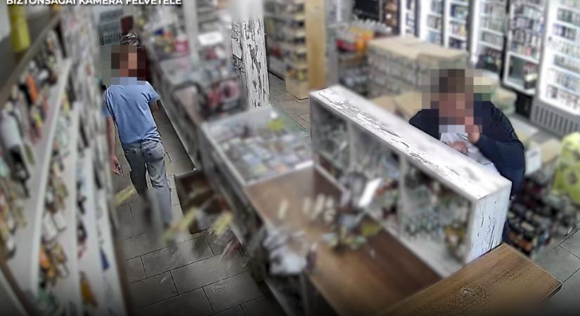 Videó: egyetlen ütéssel végezte ki az italpultot egy dühös vásárló