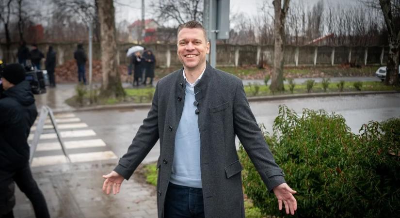 Menczer Tamás: A Tisza az ukrán kék-sárgát választotta