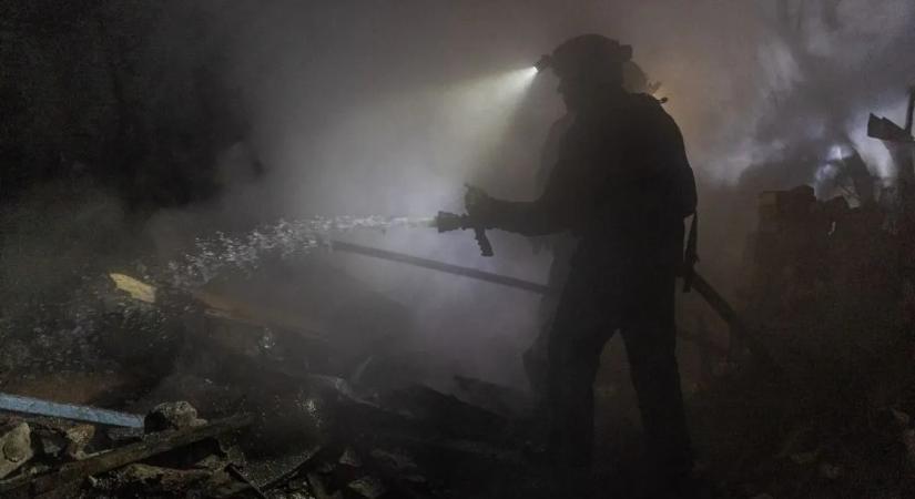 Orosz dróntámadás végzett kegyetlen pusztítást az ukrán településen