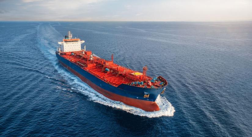 Az orosz gazdaságot telibe találták a Lukoil és Rosznyeft elleni szankciók, fillérekért kénytelenek eladni az olajat