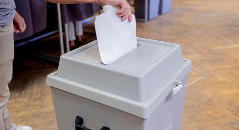 Real-PR 93: A korábbinál szorosabb eredmény, de a Fidesz egyértelmű győzelme várható a Kaposvár