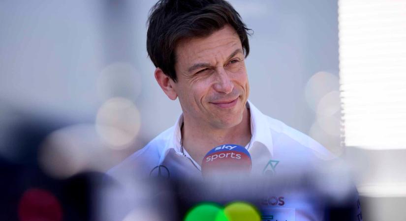 Wolff „érdekes” különbségre mutatott rá a Ferrari és a Red Bull kapcsán Barcelonában