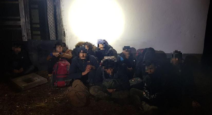 Hirtelen fordulat a déli határon, megugrott a határsértések száma