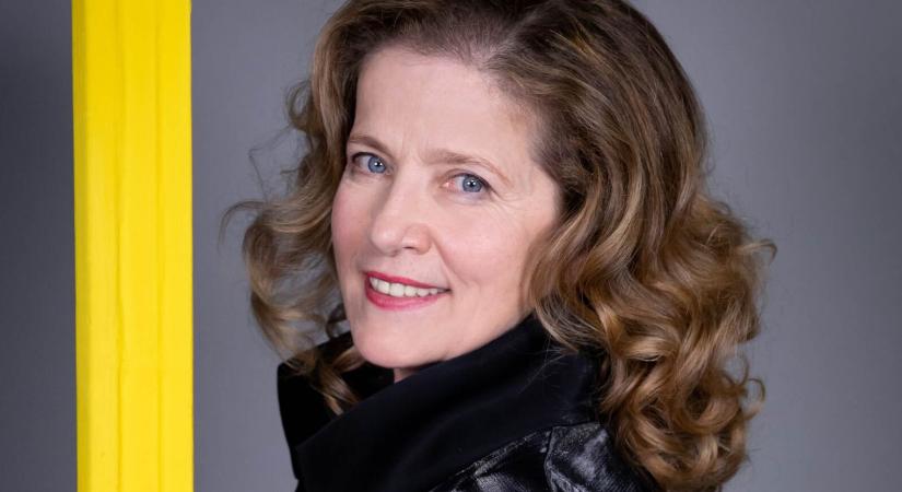 Álprofil él vissza Fehér Anna nevével a közösségi médiában