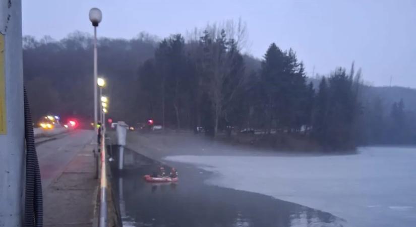 Megtalálták a vízbe esett férfi holttestét