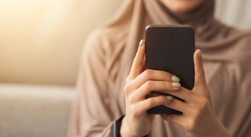 Egy SMS-ből tudták meg az iráni nők, hogy mostantól ők is vezethetnek motort