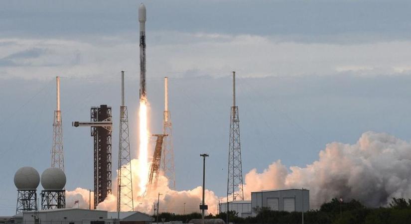 Város létrehozását tervezi a SpaceX a Holdon, majd a Marson