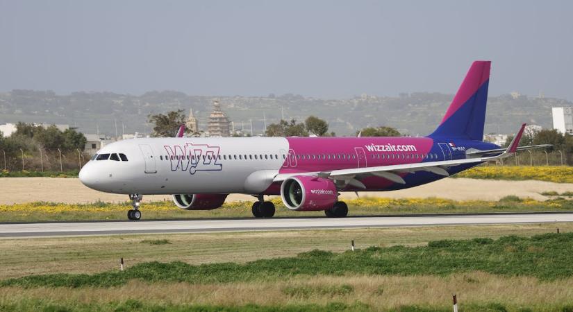 Terrorveszély miatt állították meg a Wizz Air egyik gépét