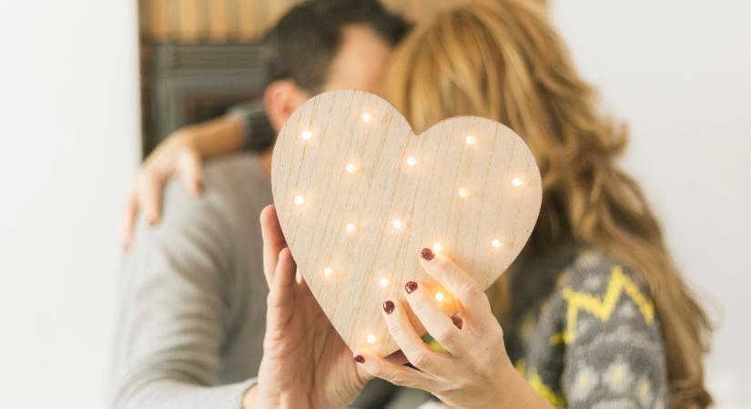 Kitálalt a szakértő: így tartsd meg a tökéletes Valentin-napot, távkapcsolatban is!