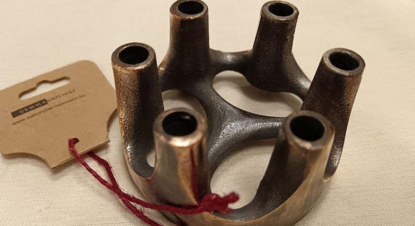 Miért hatágú a bakonyi gyertyatartó? Szerzetesek bölcsességét vihetjük magunkkal otthonainkba