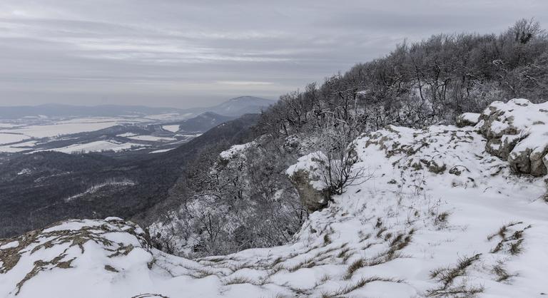 Akár 12 fok is lehet vasárnap, miközben a hegyekben hóesés várható