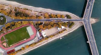 Budapesti miértek – Miért kanyarodik a Margit híd?