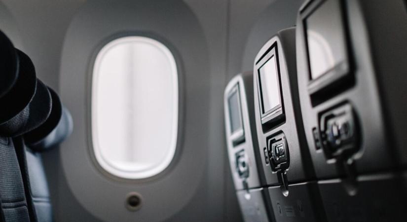 A "terrorista" szó jelent meg az egyik utas telefonján: máris elindultak a vadászgépek a WizzAir járata felé