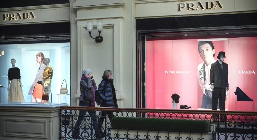 Luna Rossa néven kúszik vissza Oroszországba a Prada