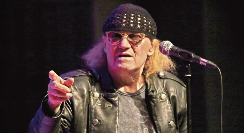 "Nagyon szerettem" – Charlie összetörve állt színpadra Fenyő Miklós lemondott koncertjén: elcsukló hangon búcsúzott