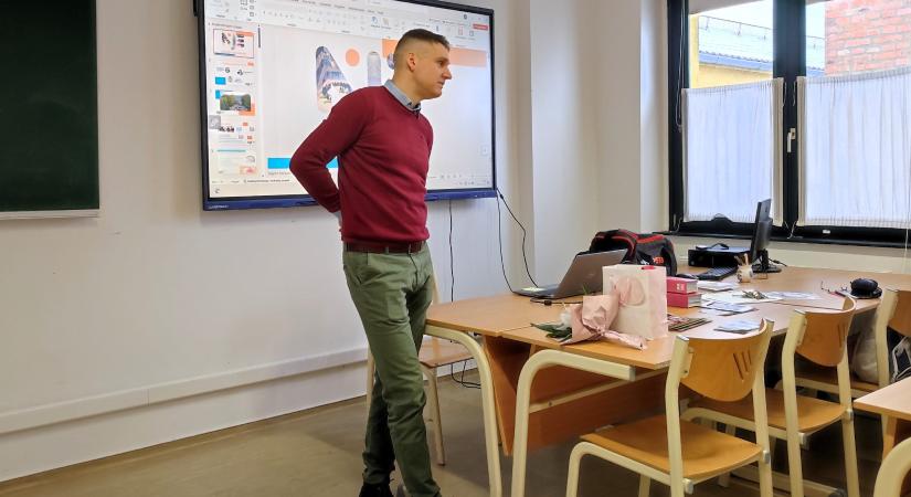 A Corvinból a katedráig: karrierút a dékánhelyettesi székig