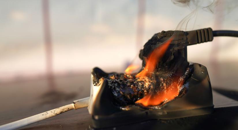 Önkéntesek közös munkája mentette meg egy kiskundorozsmai család otthonát