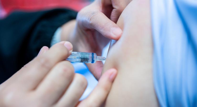 Szervátültetés előtt: százezrekbe kerülnek az oltások – Súlyos anyagi terhet viselnek a betegek