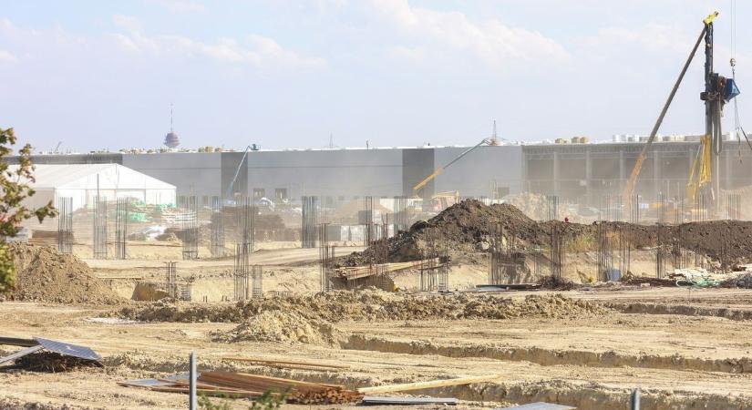 Mi történik valójában a szegedi BYD gyárban? Megszólalt egy magyar dolgozó