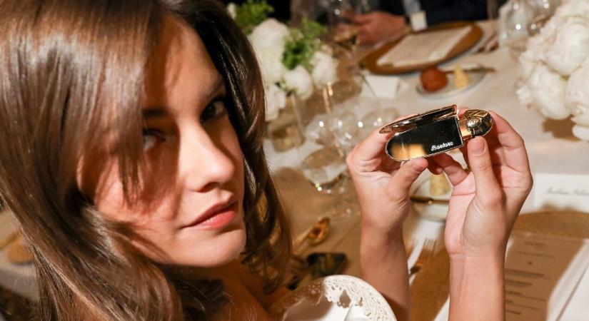 Így ragyogott a Super Bowl VIP-partin Palvin Barbi – fotó!