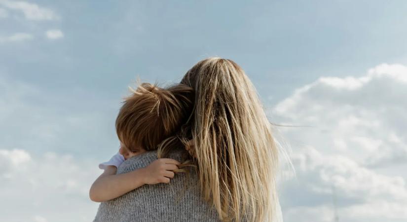 „Azt hittem vak lesz a kisbabám, mára ő tette tökéletessé az esküvőmet” - könnyek között vallott az aggódó édesanya