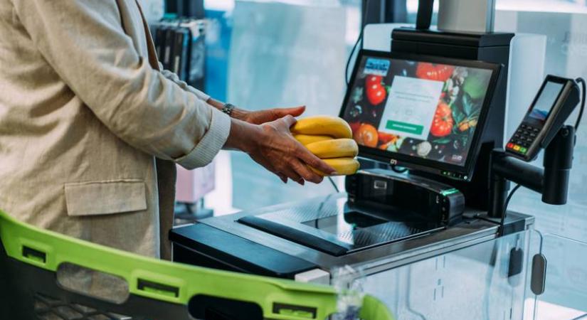 Fontos bejelentést tett a Spar: vége a trükközésnek az önkiszolgáló kasszáknál
