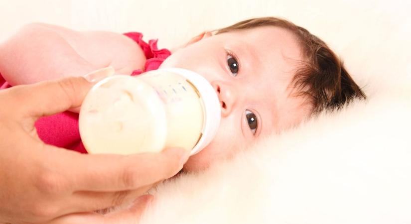 Sok szülőt érintő részletek derültek ki a visszahívott tápszerekről