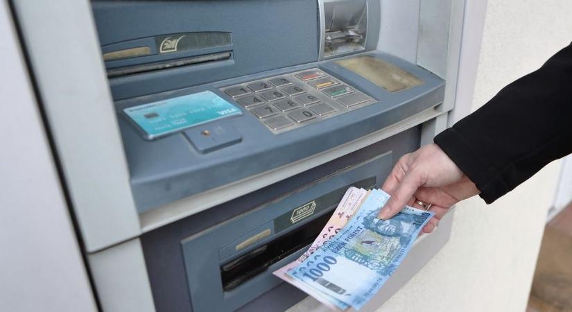 Láthatatlan veszély az ATM-eknél – erre figyelmeztet a rendőrség