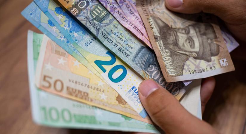 377 alá erősödött a forint az euróval szemben