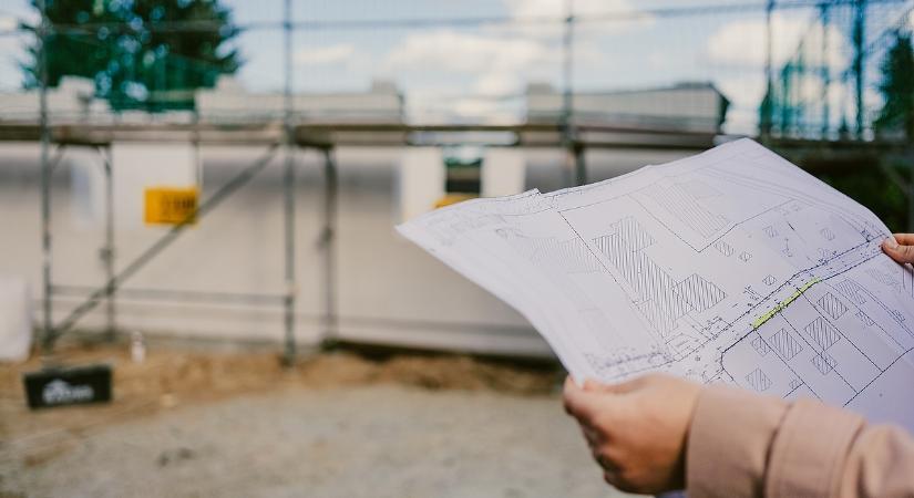 Még fel sem épültek, de már veszik a magyarok az újépítésű családi házakat