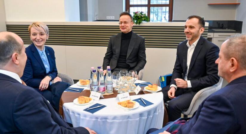 Komárom határ menti kisvárosból a magyar gazdaság egyik motorjává vált