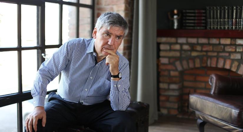 Kórházbezárásokat és a reálbérek növekedésének lassítását sürgeti a tiszás szakértő