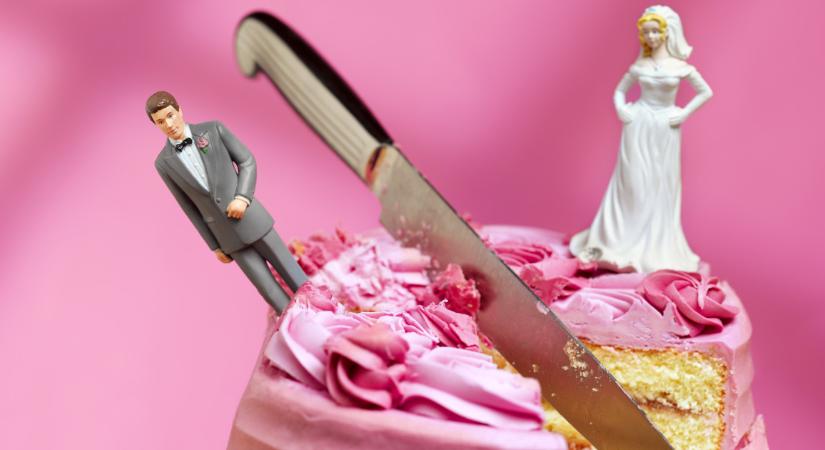 A volt feleségemmel már 4 éve elváltunk, ő mégis sírva hívott fel ezért: kinek van igaza?