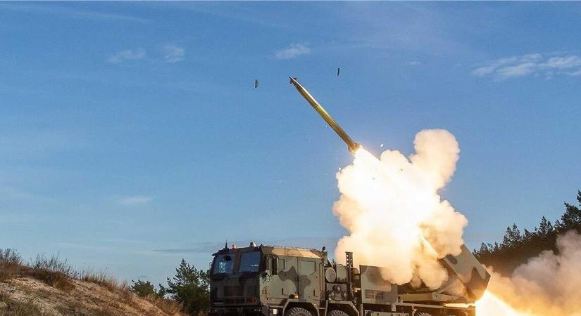 Bejelentették, Lengyelország nagyobb hadsereget hoz létre