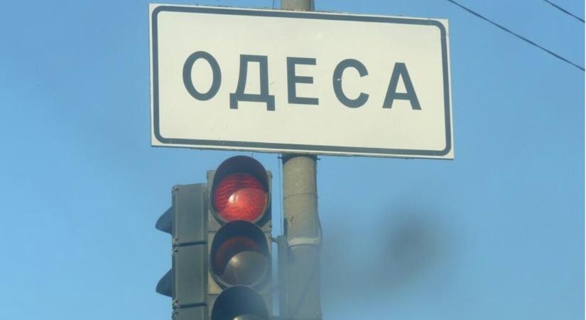 Egy ember meghalt és többen megsérültek az Odesszát ért éjszakai csapásokban