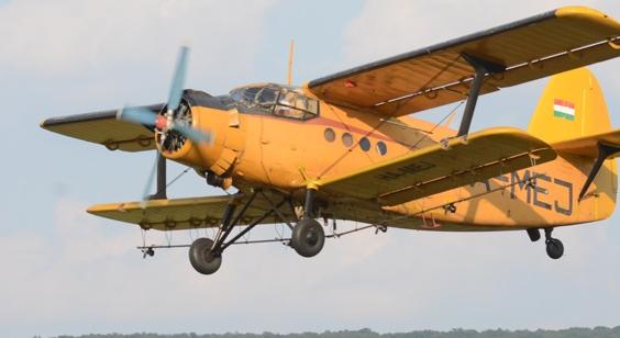 Permetezőrepülő hasított át alacsonyan Vásárhely belvárosa fölött