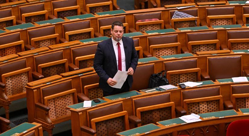 Keresztes László Lóránt újra feljelentést tesz a gödi Samsung-gyár ügyében, miután a rendőrség elsőre megszüntette az eljárást