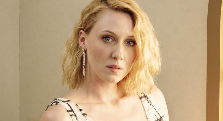 Rujder Vivient óriási ruhabaki érte, mielőtt a vörös szőnyegre léphetett volna, ezen már a tű és a cérna sem segített