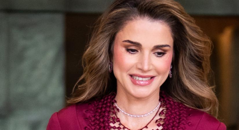 Élete legszebb kabátját vette fel Ránija királyné: tökéletes volt benne