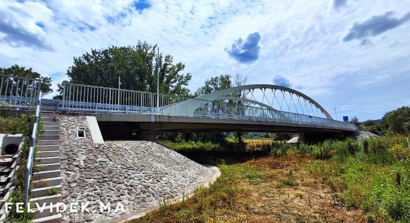 Vízszintemelkedés miatt lezárták a Szent Borbála hidat