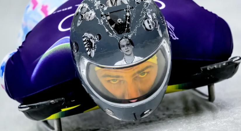 A háborúban meghalt sportolótársai képével a sisakján versenyezne a téli olimpián Ukrajna zászlóvivője