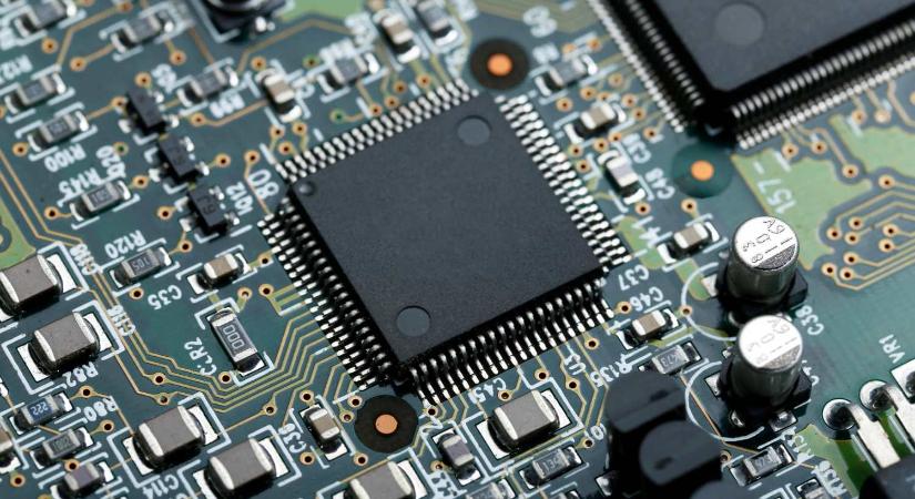 Technológiai szuverenitás: 700 millió eurós beruházással rúgja be az EU a chip piac kapuját
