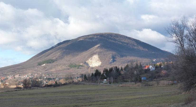 Vésztő után most a Pilisben vetné meg a lábát egy akkuhulladékos cég, két tüntetést is szerveznek ellene