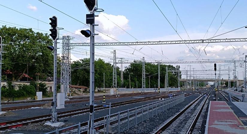 Budapest–Belgrád-vasútvonal: ezeken az utakon 20 percnél is tovább állhat a forgalom keddtől