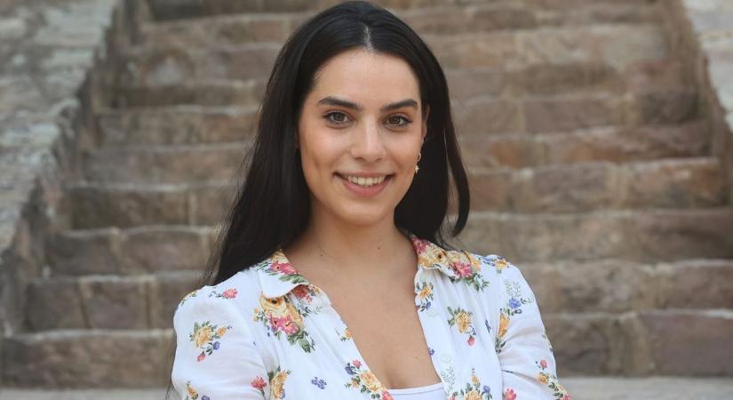 Visszakalauzol minket a felnőttfilmek világába a pécsi színésznő