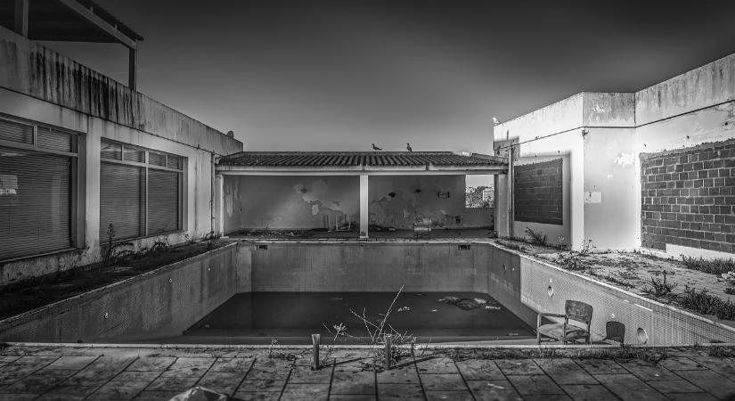 Betömik a medencét, nyoma sem marad egy legendás magyar strandnak