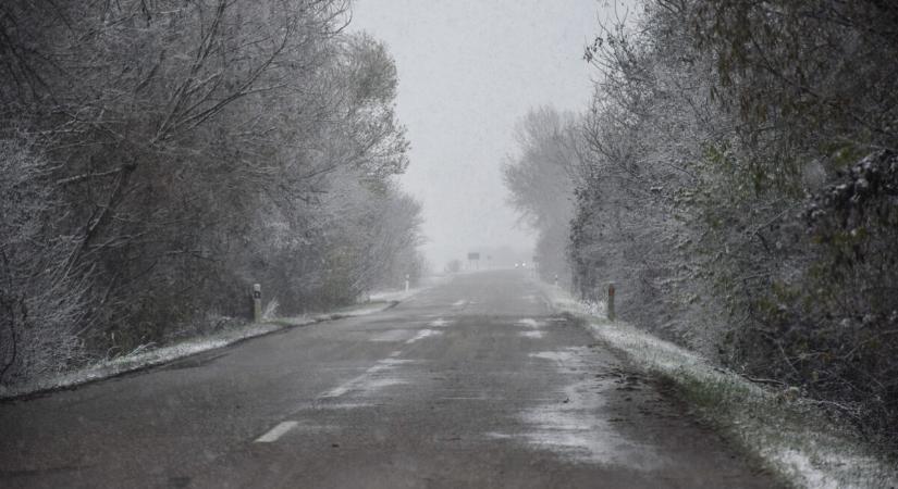 Visszatér a tél: havazás és erős szél nehezíti majd a keddi közlekedést