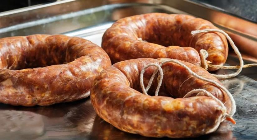 Kolbász sütése sütőben: így lesz szaftos és repedésmentes