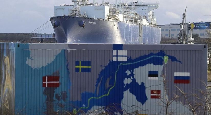 Gigantikus kiskaput nyitna Von der Leyen az orosz gáznak, persze Magyarországot továbbra is kényszerpályára lökve